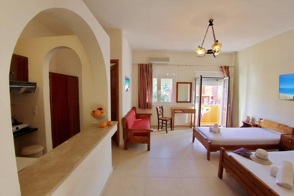 Omnia Apartments Agia Pelagia Exterior foto